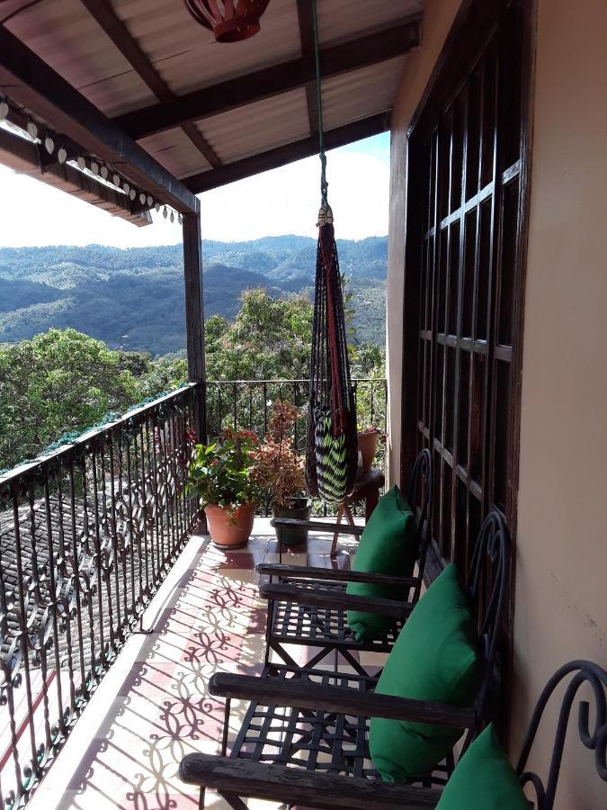 Hotel El Almendro Copán Exteriör bild