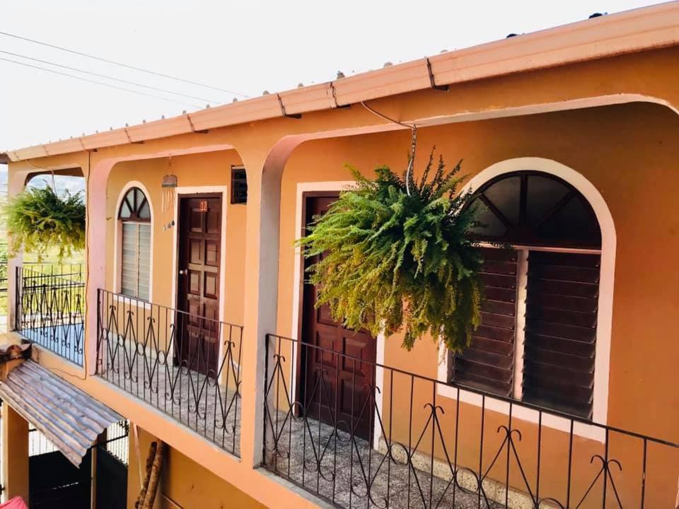 Hotel El Almendro Copán Exteriör bild